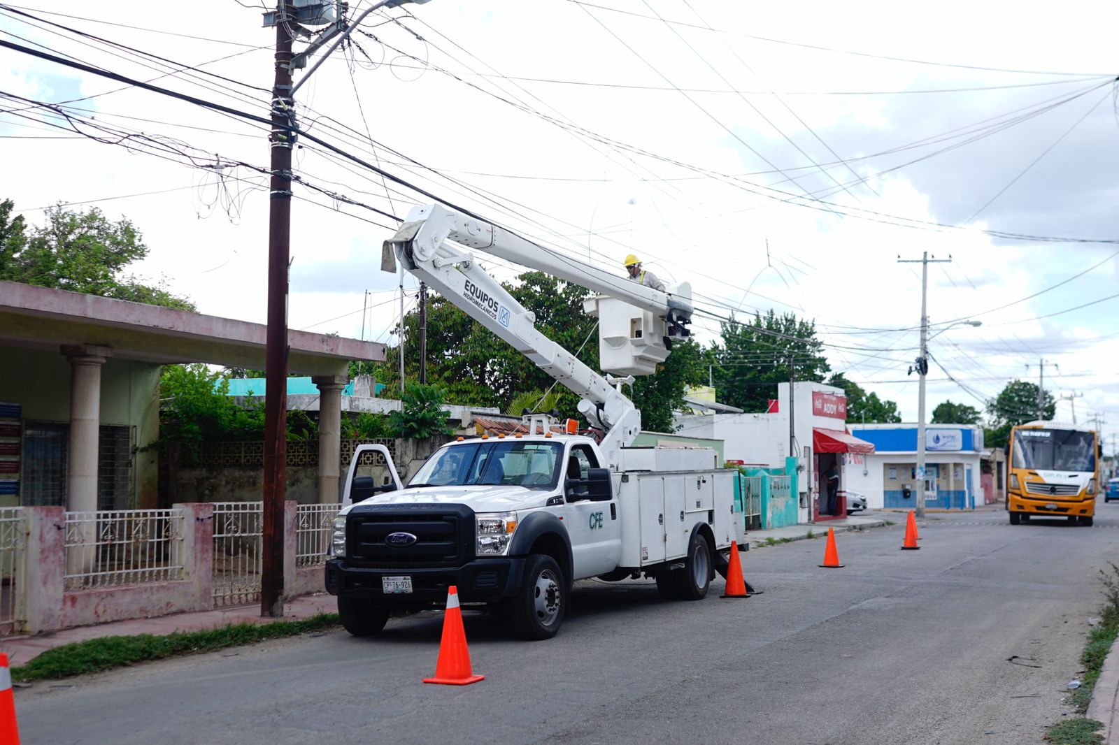Vecinos de la Delio Moreno llevan más de 15 horas sin luz